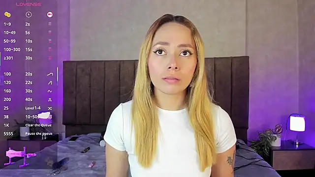 LanaMills  online show from November 16, 4:51 am