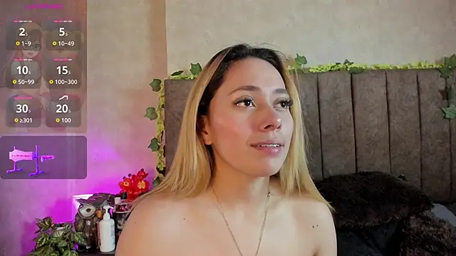 LanaMills  online show from February 3, 6:40 am