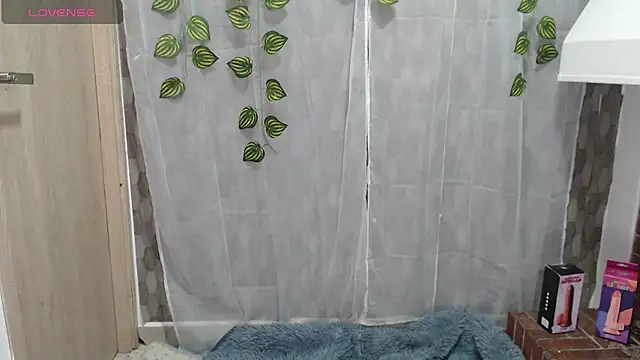 Snapshot of anishasanchezcm101 chatting on November 27, 3:19 am anishasanchezcm101 online show from November 27, 3:19 am