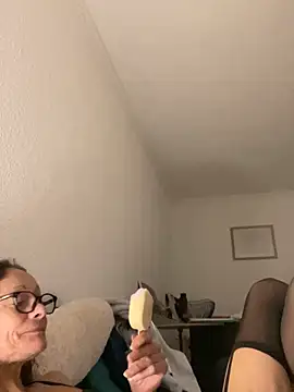 Chris06d22xh online show from September 18, 6:32 pm