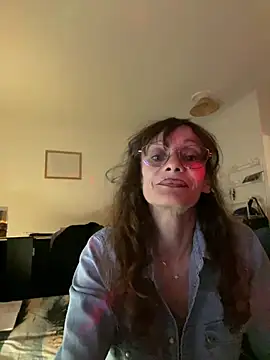 Chris06d22xh online show from May 21, 8:16 pm