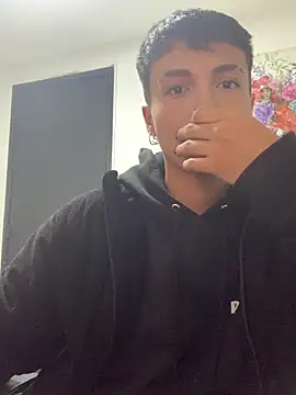 Snapshot of Milan_Bach chatting on March 21, 5:56 am Milan Bach online show from March 21, 5:56 am