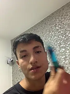 Snapshot of Milan_Bach chatting on March 21, 8:19 am Milan Bach online show from March 21, 8:19 am