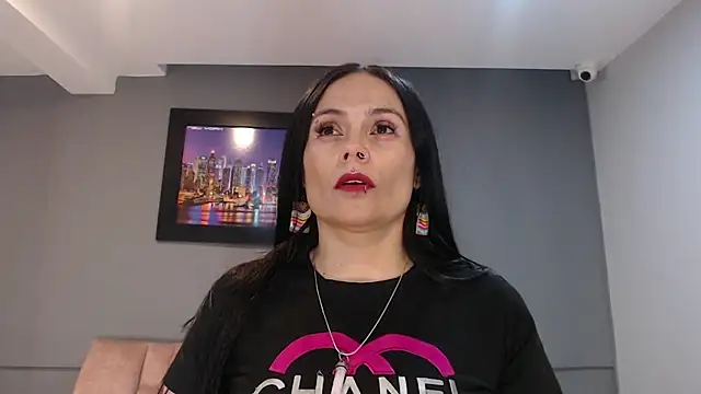 Snapshot of CharlotteCottin chatting on October 20, 11:21 am CharlotteCottin online show from October 20, 11:21 am