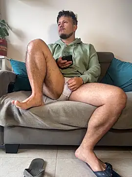 Snapshot of DADDYTTEDY1 chatting on April 21, 9:28 pm DADDYTTEDY1 online show from April 21, 9:28 pm