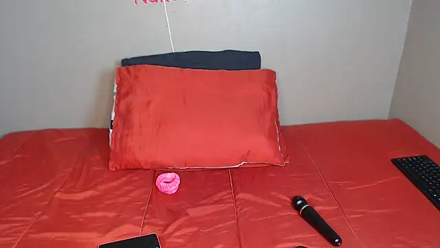 Lunalee online show from November 10, 2:21 am