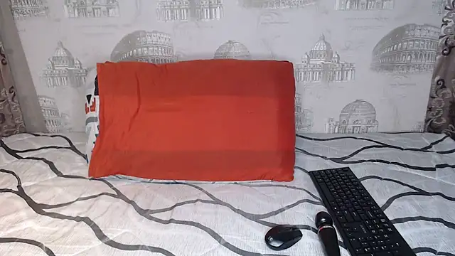 Snapshot of Lunalee chatting on May 14, 1:34 am Lunalee online show from May 14, 1:34 am