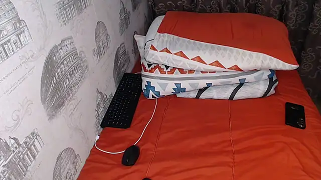 Snapshot of Lunalee chatting on May 20, 8:37 pm Lunalee online show from May 20, 8:37 pm