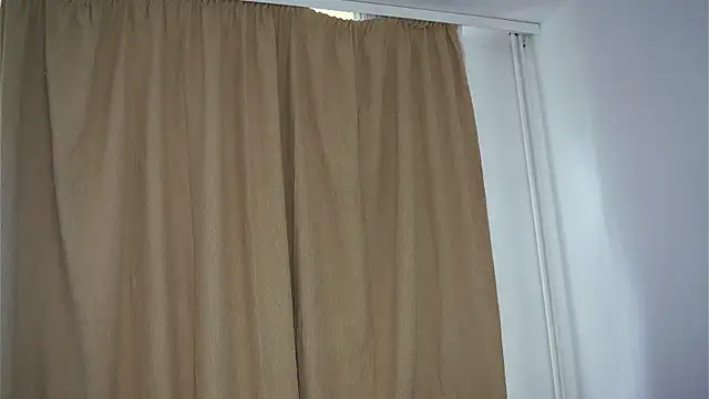 Snapshot of HotMollyX chatting on July 7, 7:23 am HotMollyX online show from July 7, 7:23 am