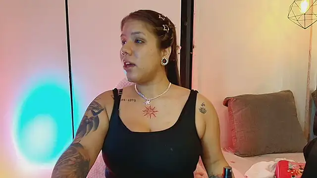 Snapshot of Melissa_Adamsx chatting on May 22, 11:38 am Melissa Adamsx online show from May 22, 11:38 am