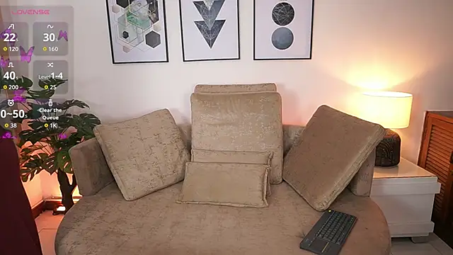 MilaCrave online show from September 25, 11:36 am