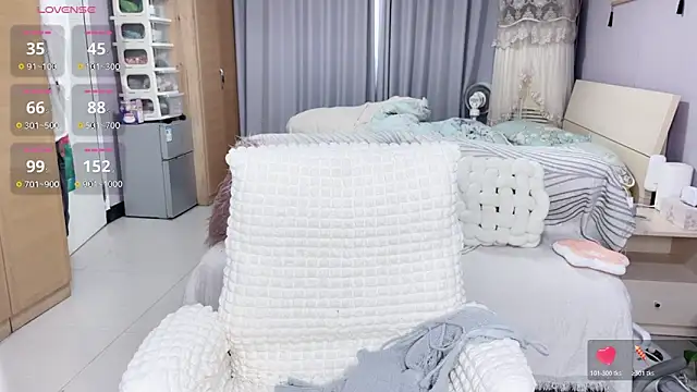 Y2Luvk online show from October 24, 1:24 am