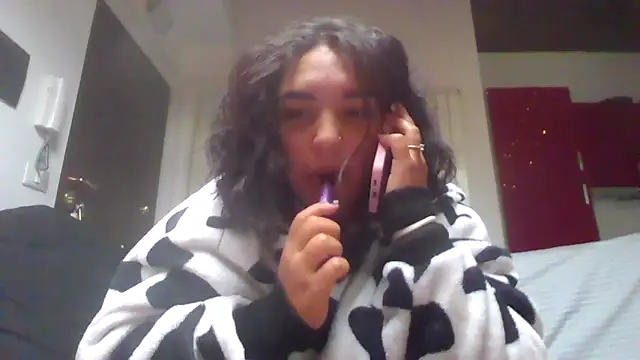 Snapshot of LadySophia03 chatting on September 24, 4:21 pm LadySophia03 online show from September 24, 4:21 pm