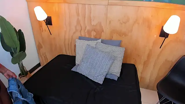 halleylorens online show from September 10, 7:03 pm