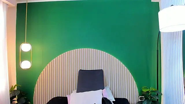 halleylorens online show from April 12, 12:32 pm