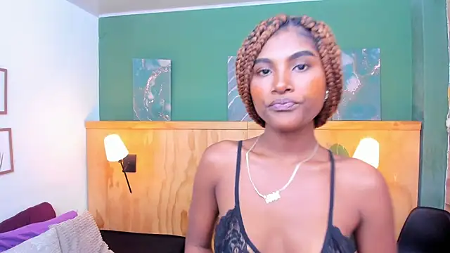 halleylorens online show from April 15, 4:25 pm