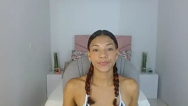 Snapshot of SarayVega_ chatting on September 23, 7:17 pm SarayVega online show from September 23, 7:17 pm