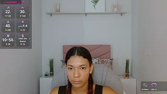 Snapshot of SarayVega_ chatting on October 9, 7:12 pm SarayVega online show from October 9, 7:12 pm