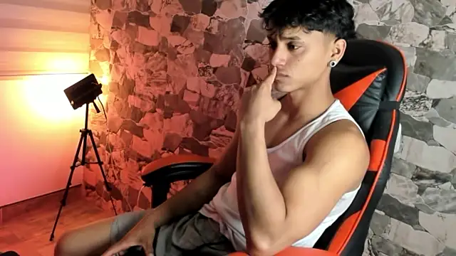 Snapshot of ZYZZ1312 chatting on June 25, 1:16 am ZYZZ1312 online show from June 25, 1:16 am
