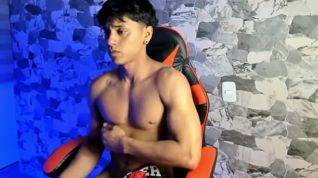 Snapshot of ZYZZ1312 chatting on July 8, 3:33 am ZYZZ1312 online show from July 8, 3:33 am