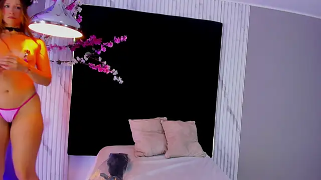 MONIK FOX CR online show from October 29, 7:37 pm