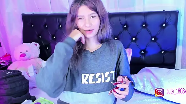 Snapshot of Sofiia_cute_ chatting on October 28, 3:54 am Sofiia cute online show from October 28, 3:54 am