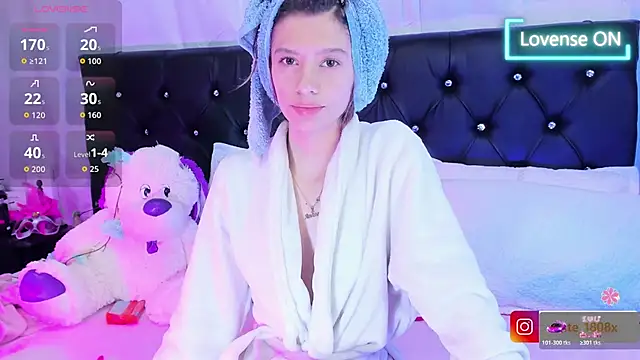 Snapshot of Sofiia_cute_ chatting on February 11, 11:43 pm Sofiia cute online show from February 11, 11:43 pm