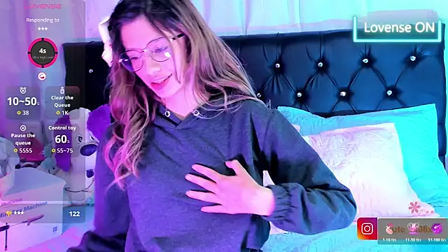 Snapshot of Sofiia_cute_ chatting on February 18, 2:29 am Sofiia cute online show from February 18, 2:29 am