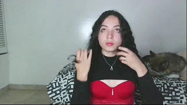 Snapshot of aliceclair_ chatting on October 23, 6:23 am aliceclair  online show from October 23, 6:23 am