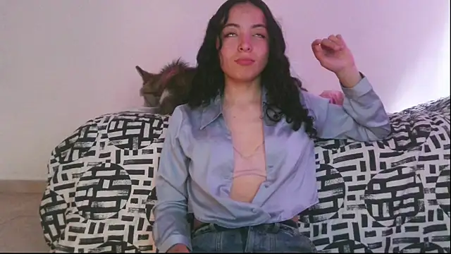 Snapshot of aliceclair_ chatting on October 26, 8:04 pm aliceclair  online show from October 26, 8:04 pm