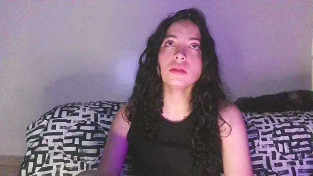 Snapshot of aliceclair_ chatting on October 28, 6:06 am aliceclair  online show from October 28, 6:06 am