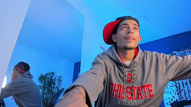 Adonis WB online show from November 3, 10:10 pm