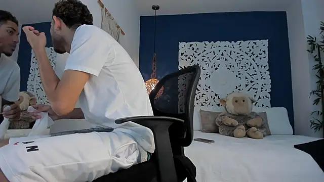 Adonis WB online show from November 5, 8:42 pm