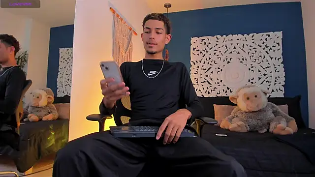 Adonis WB online show from November 6, 8:21 pm