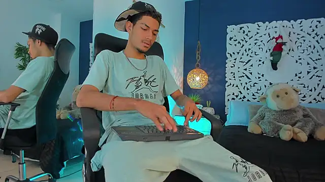 Adonis WB online show from November 19, 2:11 am