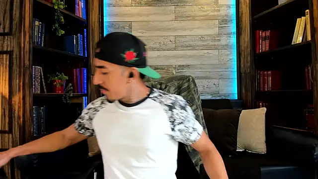 Snapshot of Donovan_Desmond chatting on January 5, 8:34 pm Donovan Desmond online show from January 5, 8:34 pm