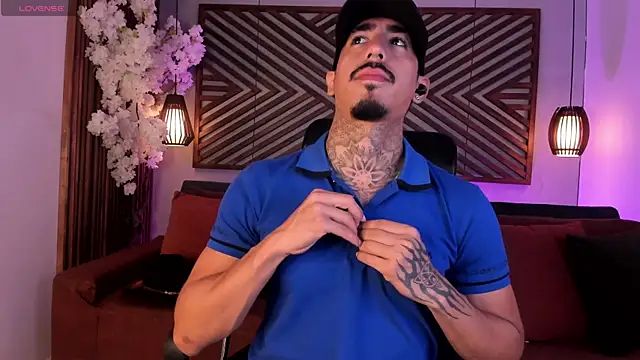 Snapshot of Donovan_Desmond chatting on February 26, 12:20 am Donovan Desmond online show from February 26, 12:20 am