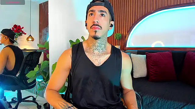 Donovan Desmond online show from April 9, 8:36 pm