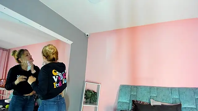 Camila Russoo online show from January 31, 7:11 pm