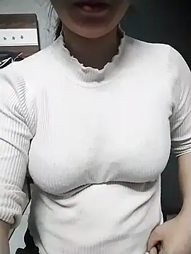 Mie rose online show from November 3, 1:01 pm