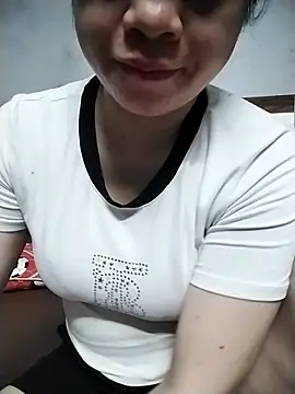 Mie rose online show from March 25, 1:50 pm