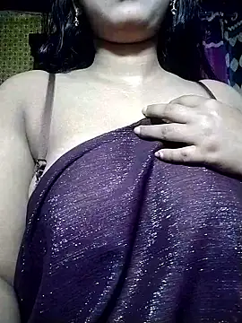 Snapshot of Hot-Hot chatting on January 15, 4:06 am Hot-Hot online show from January 15, 4:06 am