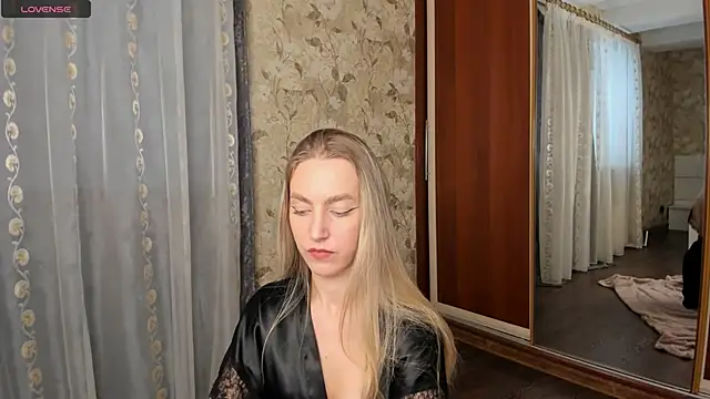 mishapallmer online show from November 24, 9:53 am