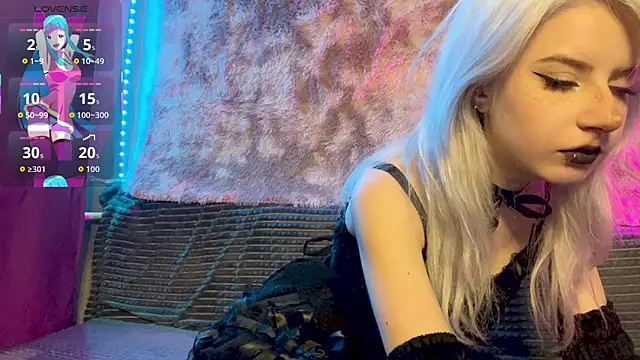 snowy lisa online show from May 6, 5:07 pm