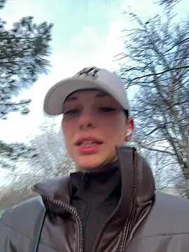 EllyLynn online show from March 3, 5:02 am