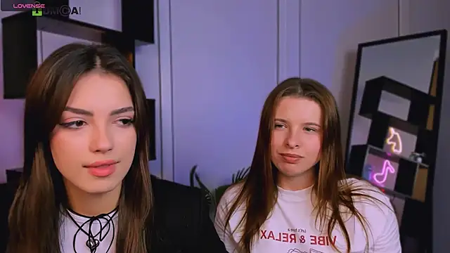 Snapshot of rose_style chatting on September 29, 7:19 pm rose style online show from September 29, 7:19 pm