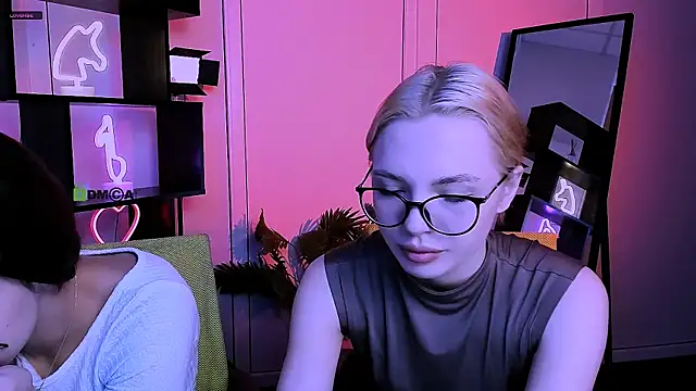 Snapshot of rose_style chatting on November 11, 5:51 am rose style online show from November 11, 5:51 am