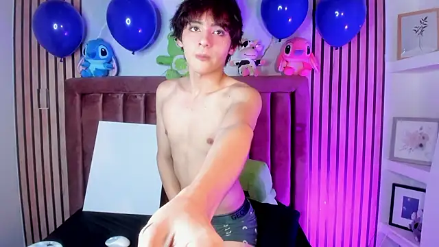 MathiasGreen  online show from February 15, 3:14 am