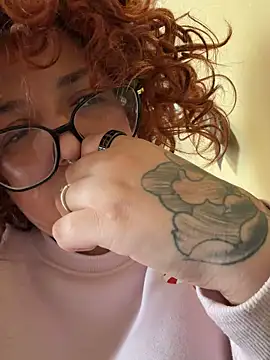 Snapshot of chiaretta_loveit chatting on November 6, 2:40 pm chiaretta loveit online show from November 6, 2:40 pm