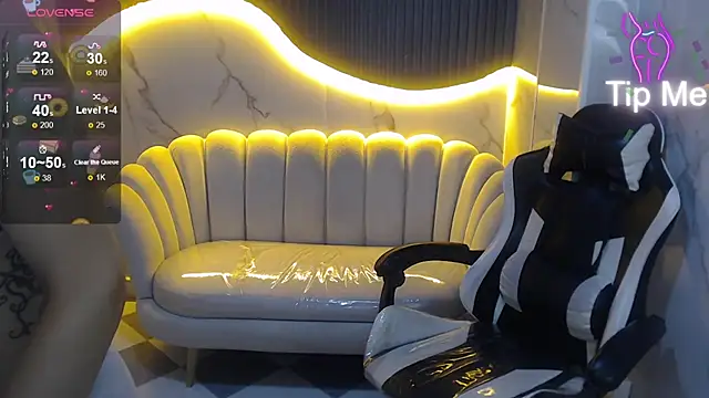 Eilyn love b online show from October 11, 12:47 pm